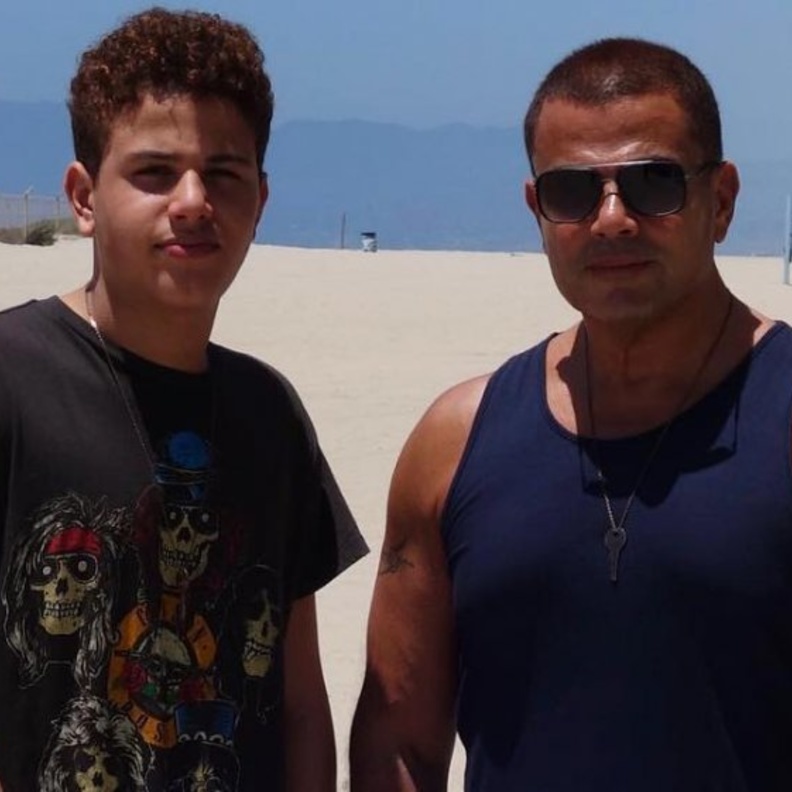 عمرو دياب وابنه عبد الله