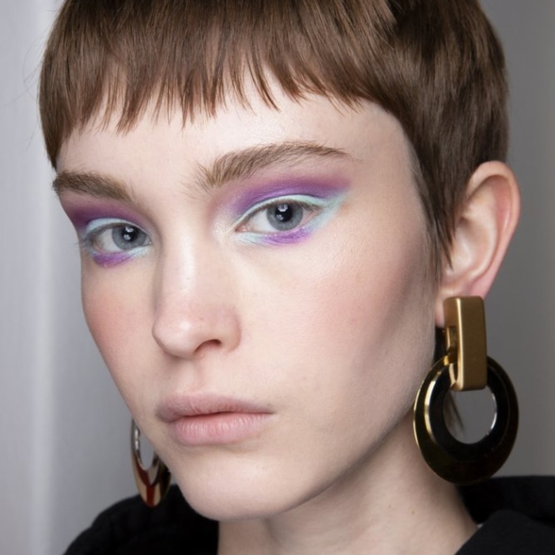 اجمل رسمات مكياج ساحر بلوني الازرق والزهري لربيع 2020 من Christian Siriano