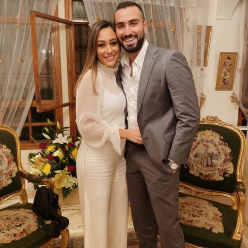 محمد الشرنوبي وخطيبته 