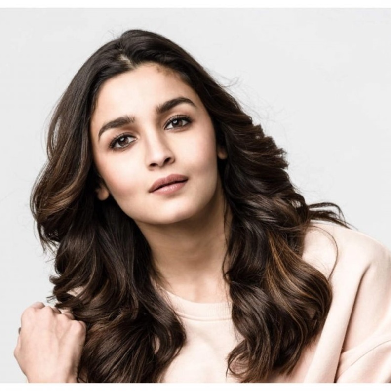 عليا بهات: حققت حلمي في شراء منزل في لندن