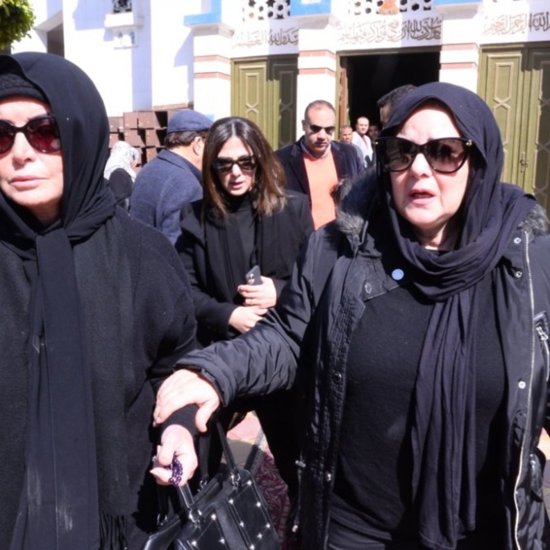 النجمات في جنازة نادية لطفي