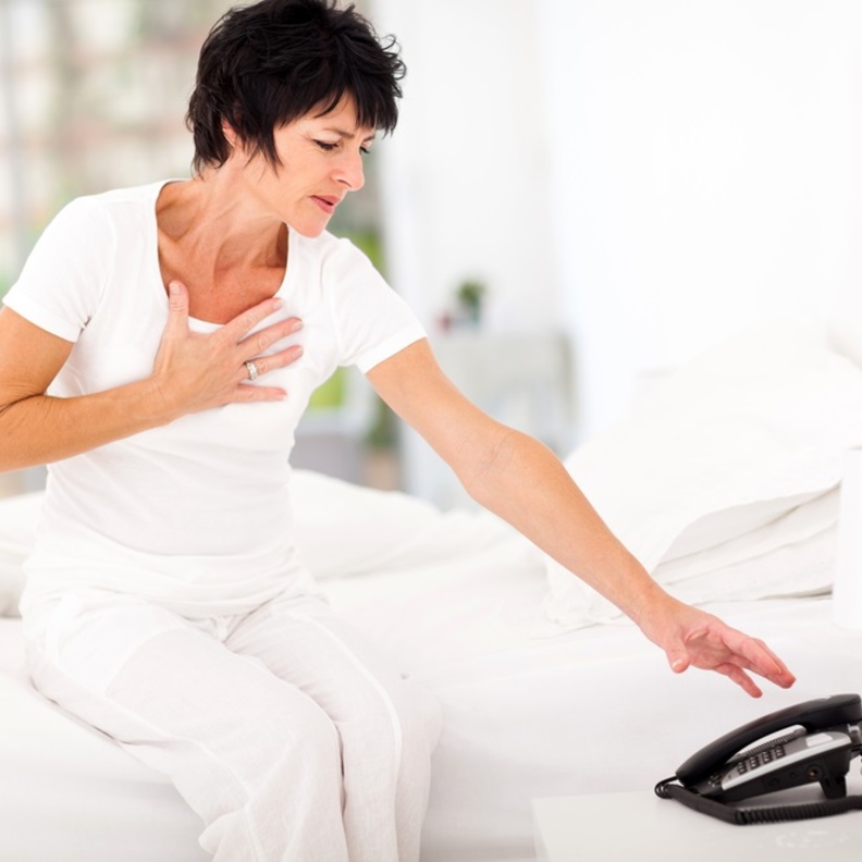 -الاتصال بالطوارئ اول الاسعافات الاولية للجلطة القلبية