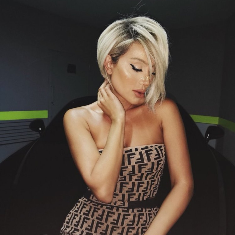  تسريحة نجوى كرم في برنامج ذا فويس سينيور