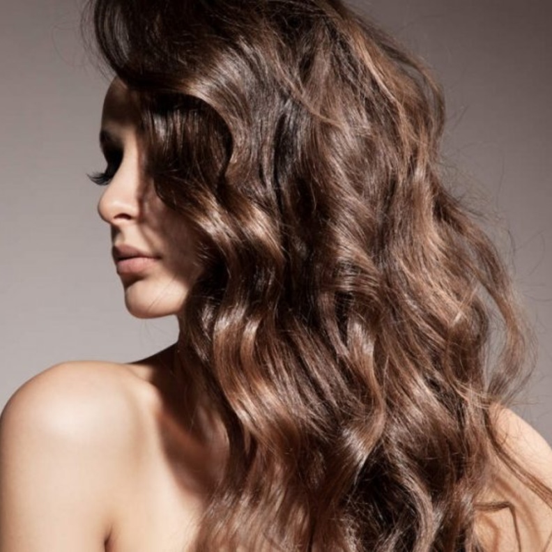 قومي بتحسين نمو الشعر ببذور الكتان لتجنب تساقطه