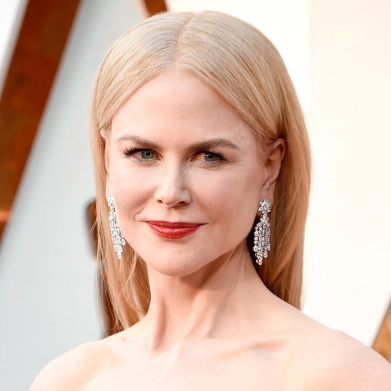 احمر شفاه مرجاني بأسلوب Nicole Kidman في حفل جوائز الاوسكار 2018