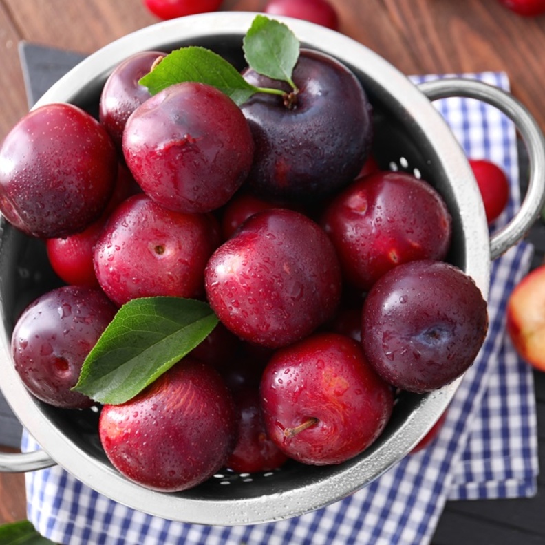 فوائد الخوخ الاسود للرجيم