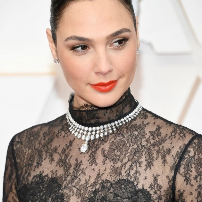 حفل الأوسكار 2020: أقراط سكارليت جوهانسون من مجوهرات فوريفير مارك Forevermark 