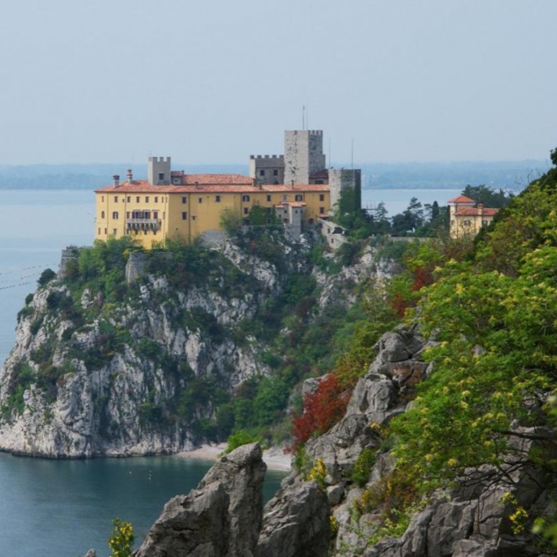 أجواء العطلات الساحرة في تريستا