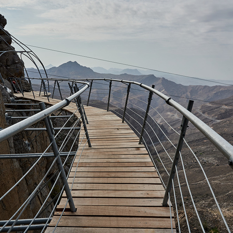 قمة جيس للمغامرة في رأس الخيمة .. وجهة جديدة لعشاق المغامرات في الإمارات