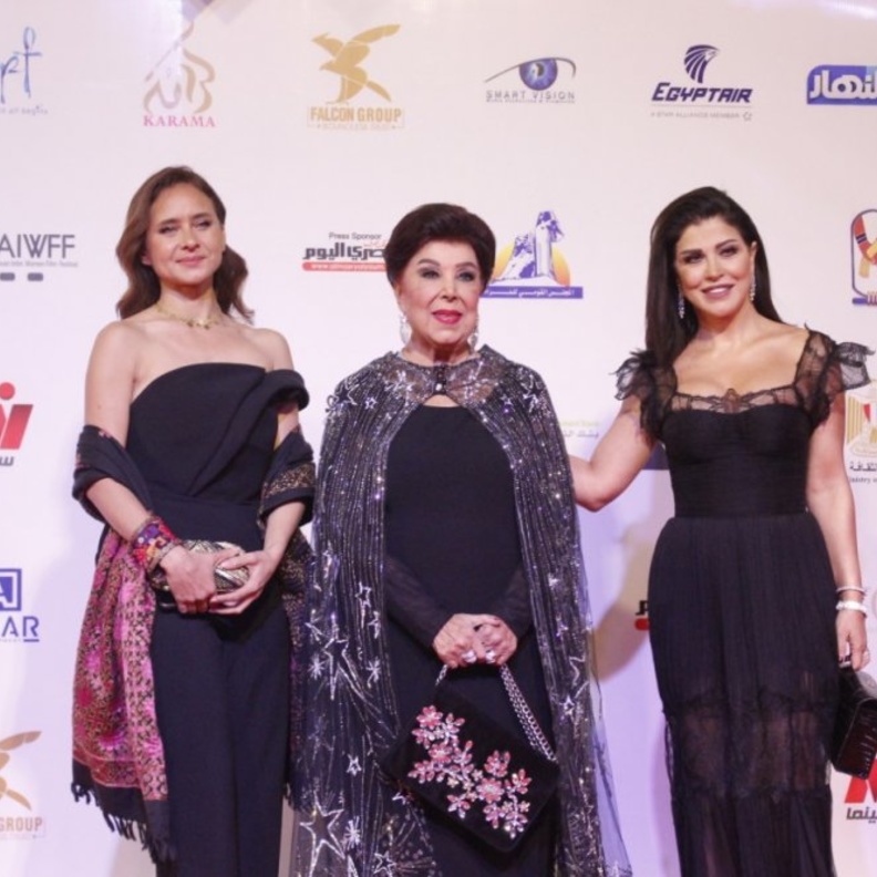 النجمات في افتتاح مهرجان اسوان 