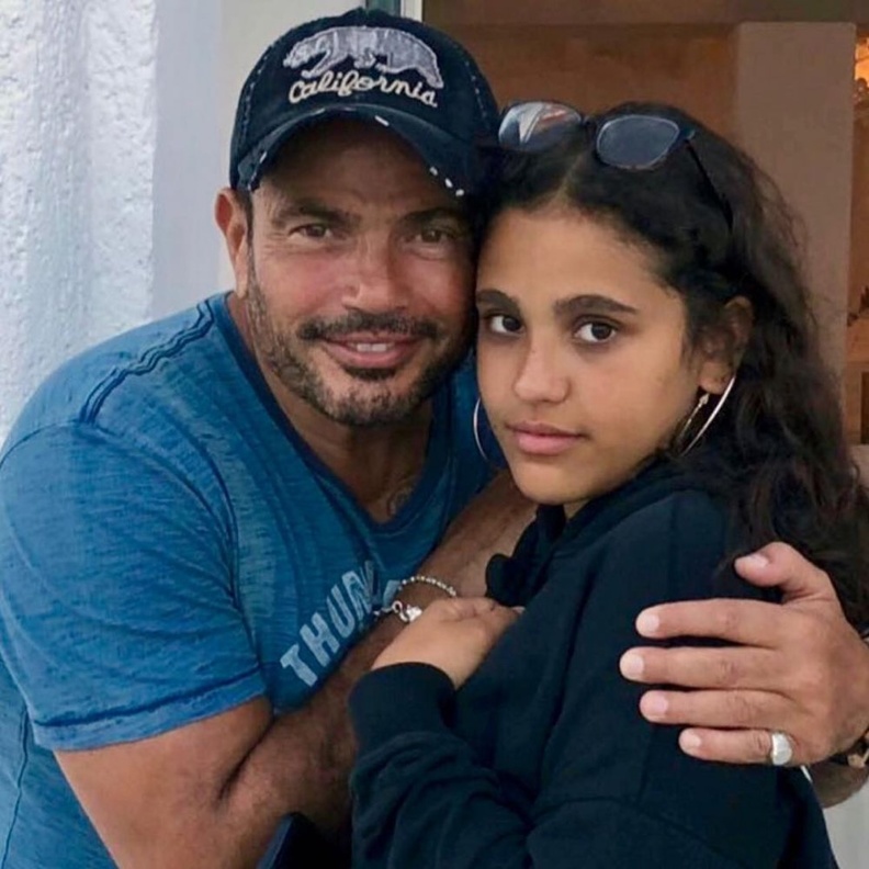 عمرو دياب وابنته جانا