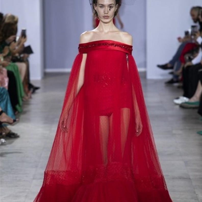 فستان من armani