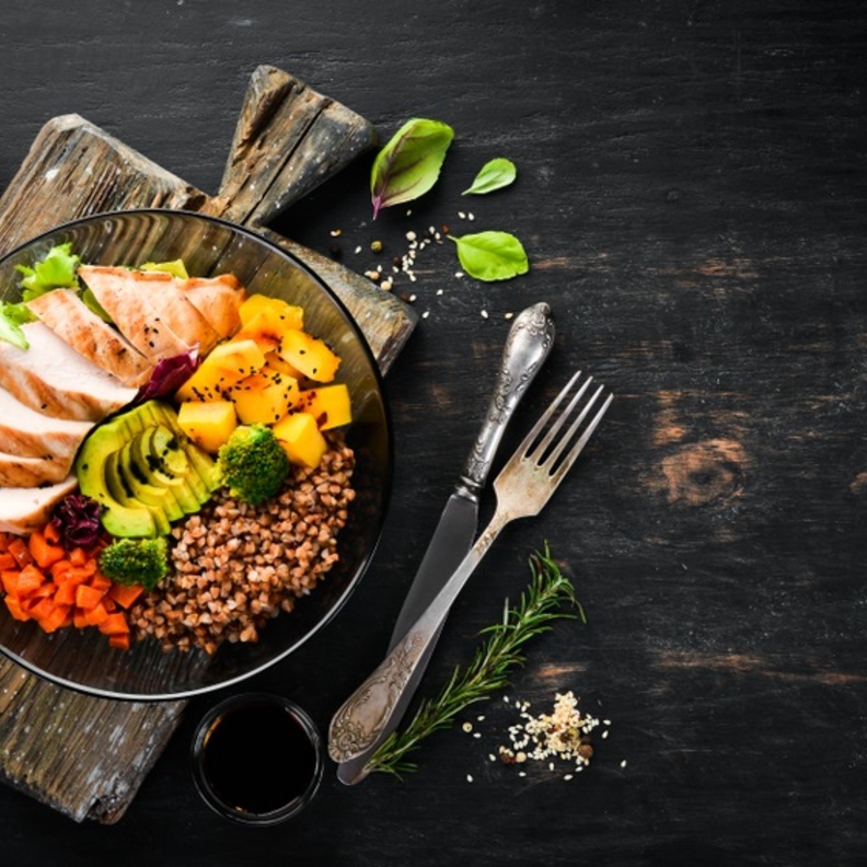 هل ينتقل فيروس كورونا عبر الغذاء المستورد