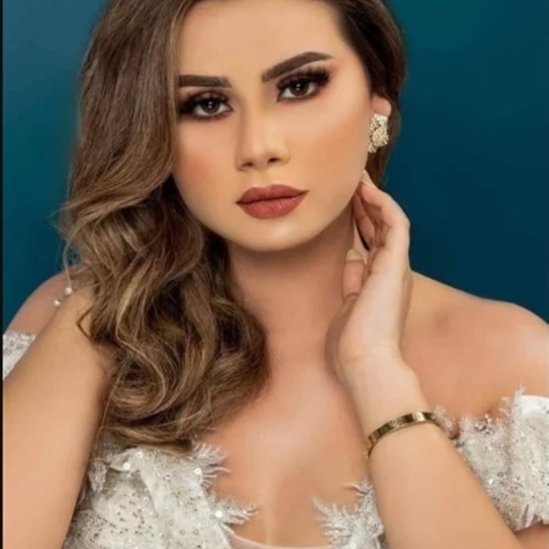  منة عرفة خضعت لجلسة تصوير بفستان الزفاف