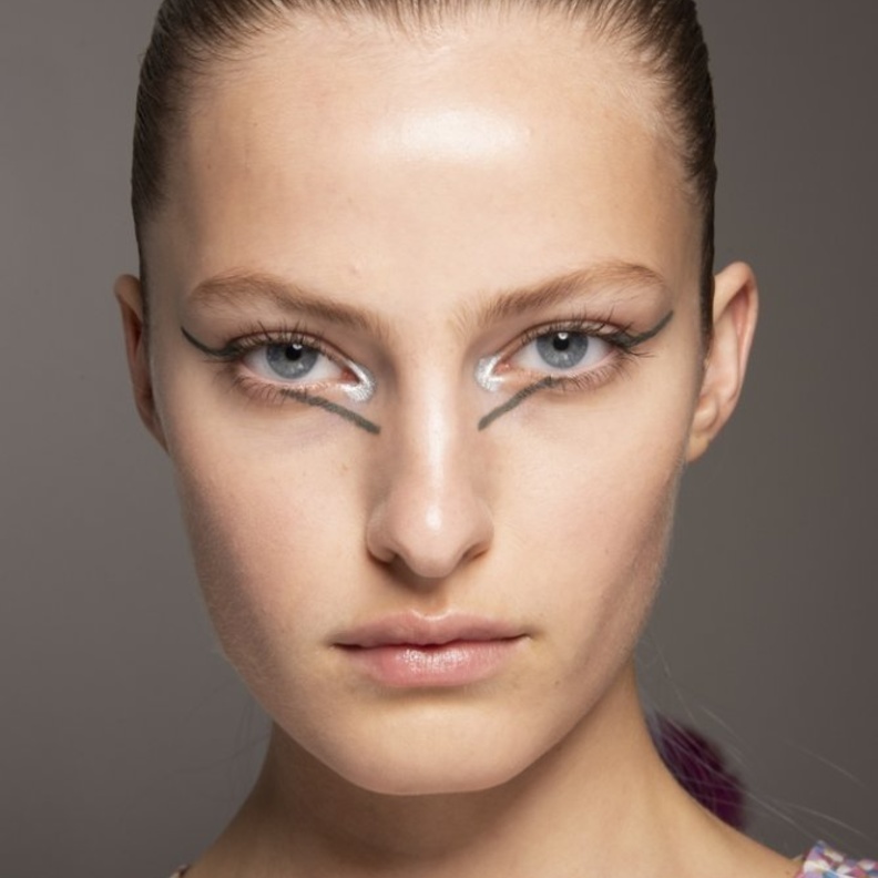  احدث اشكال رسومات ايلاينر براقة موضة ربيع 2020 من Marco De Vincenzo