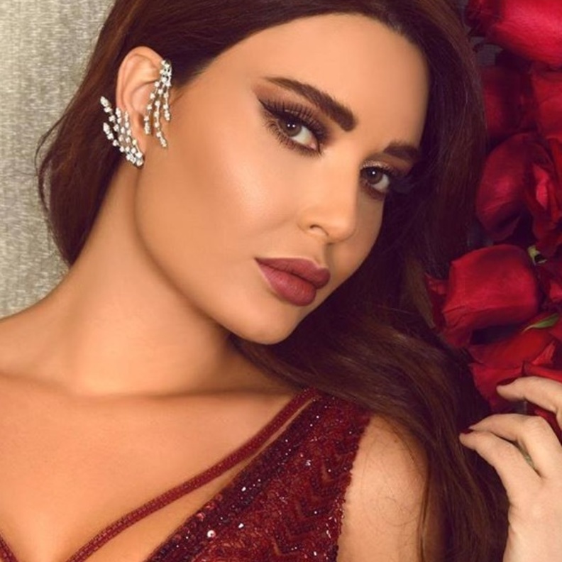 من بدت الاجمل بإطلالتها في يوم الحب 2020