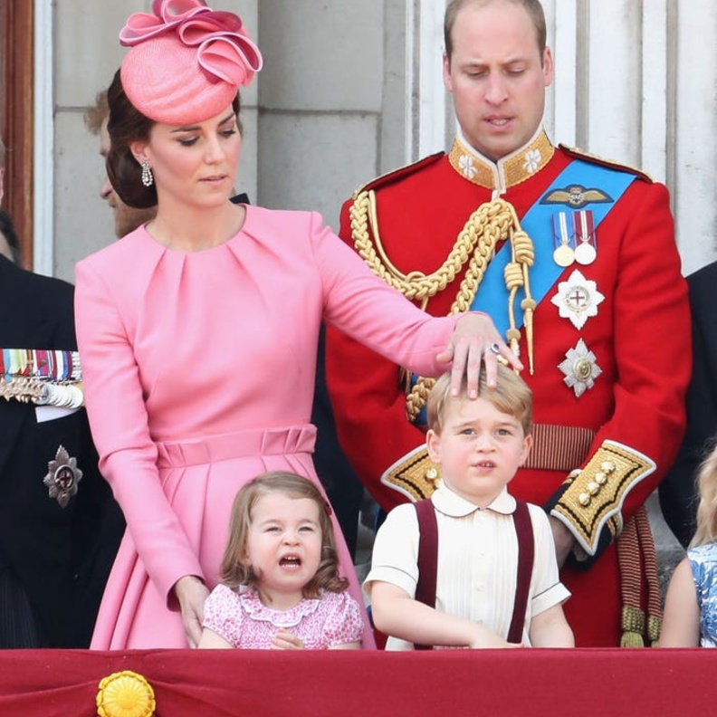 كيت ميدلتون مع زوجها الأمير ويليام وأبنائهما جورج وتشارلوت 