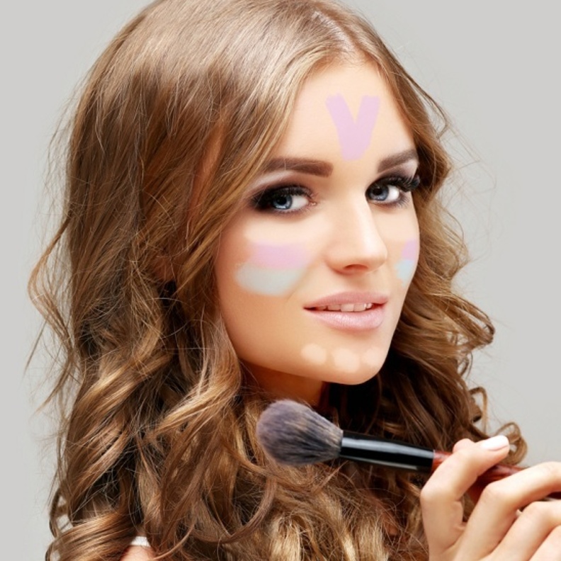 اطلعي على كيفية استخدام الكونسيلر الاخضر لإخفاء البثور