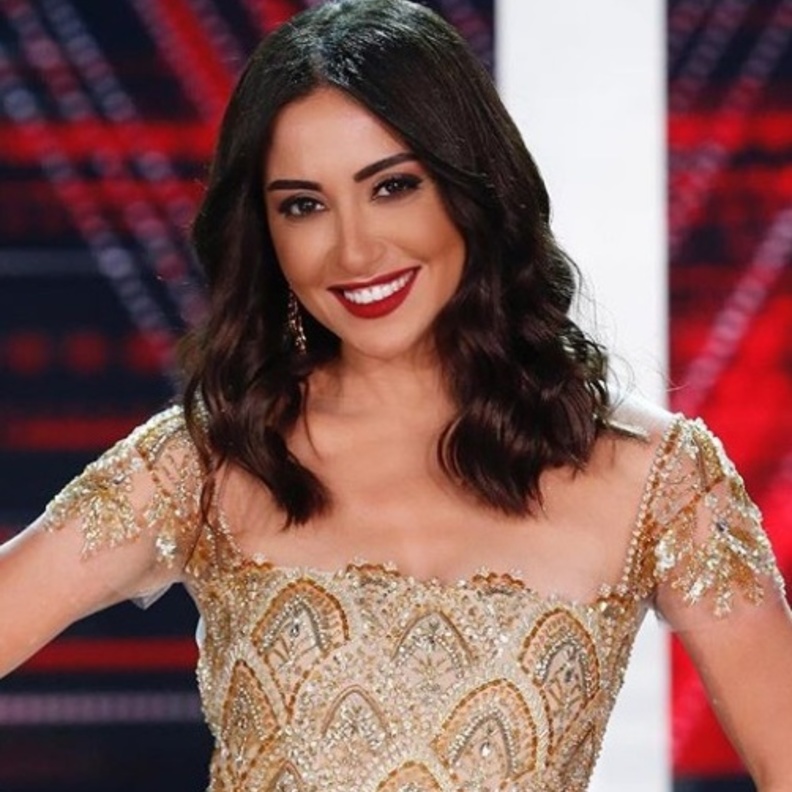 ناردين فرج تتميز بإطلالاتها الجمالية الراقية