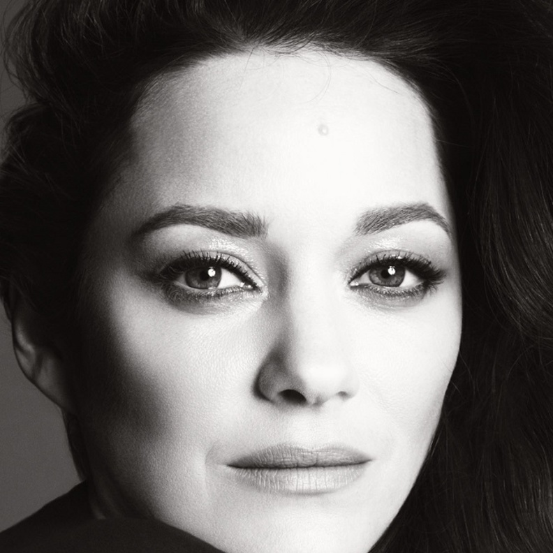 ماريون كوتيار الوجه الإعلاني الجديد لعطر N°5