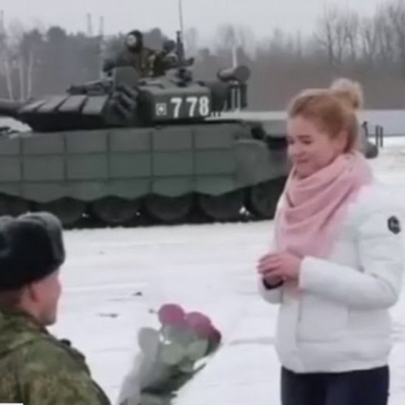 عرض زواج روسي ورومانسية عسكرية