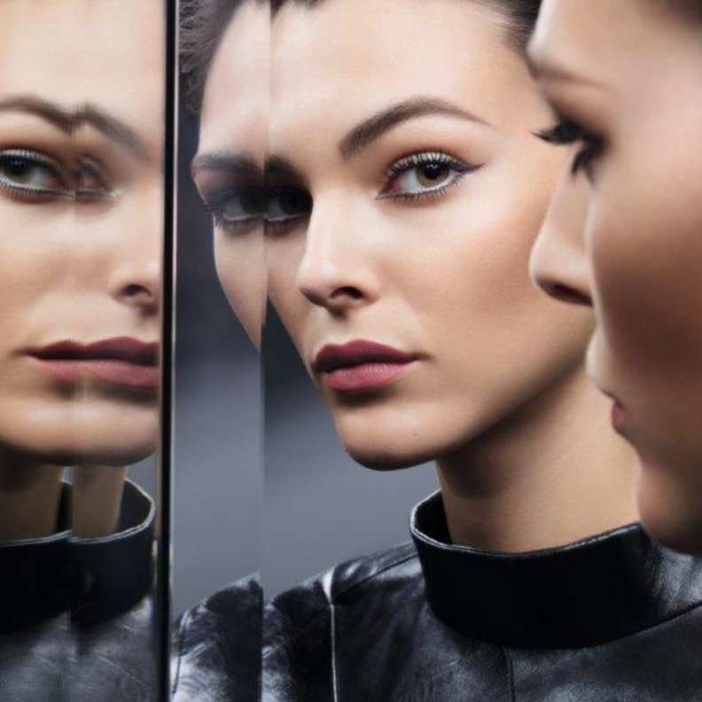  مجموعة مستحضرات العينين الجديدة CHANEL