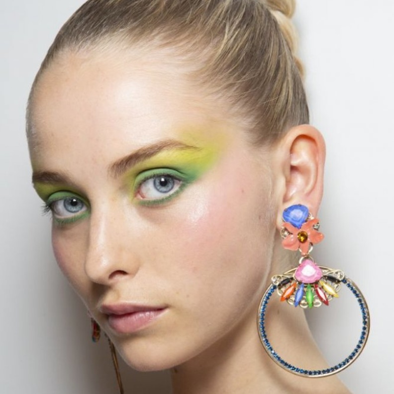 اجمل الوان الظلال الخضراء الجريئة لعيون جريئة في ربيع 2020