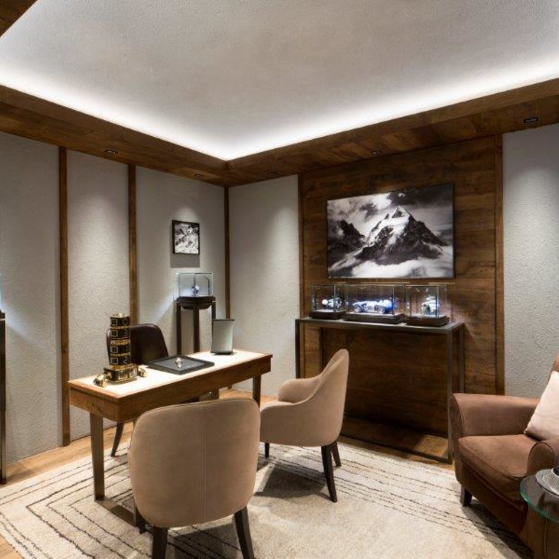 بوتيك Chopard Boutique - Art In Time Gallery - Courchevel 1850