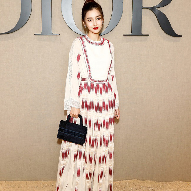 حقيبة ديور بوك توت Dior Book Tote 