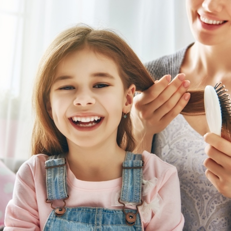 خلطات طبيعية لعلاج تساقط الشعر عند الاطفال البنات