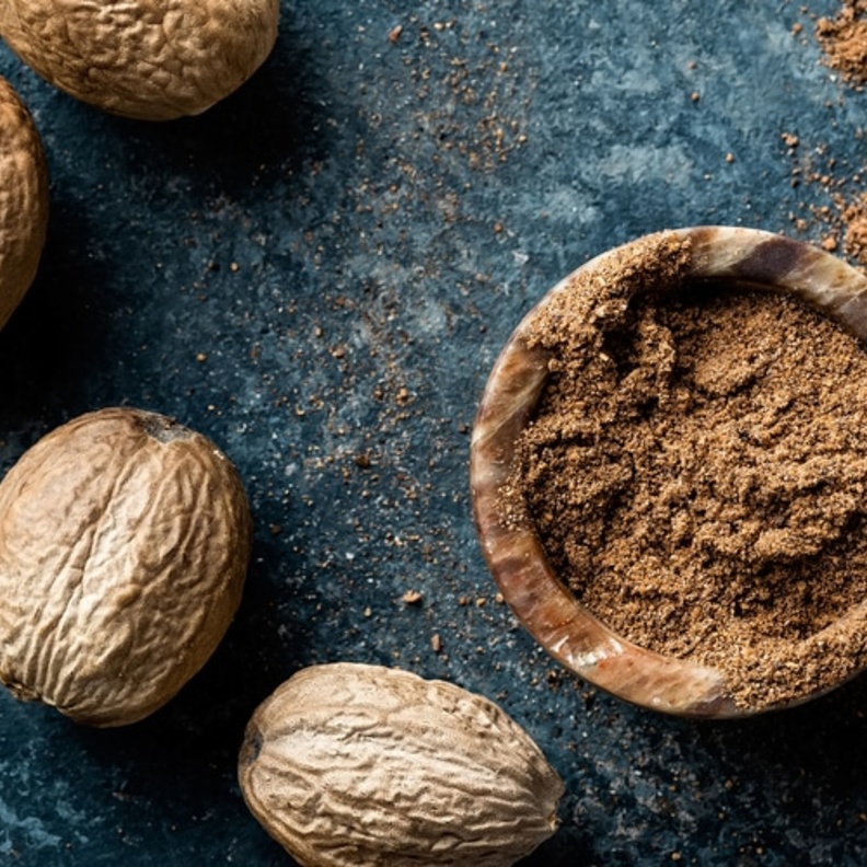 جوزة الطيب تقي من آلام المعدة