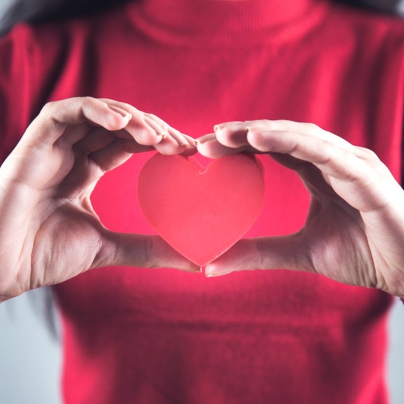 الحمل وارتفاع ضغط الدم وانقطاع الطمث المبكر من اسباب امراض القلب عند النساء