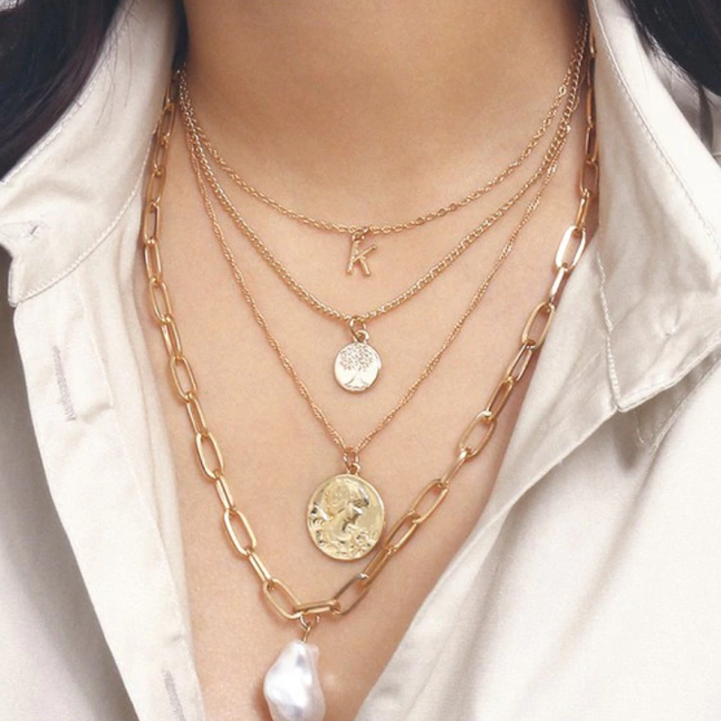 سلاسل ذهب وردي  بأسلوب stacking