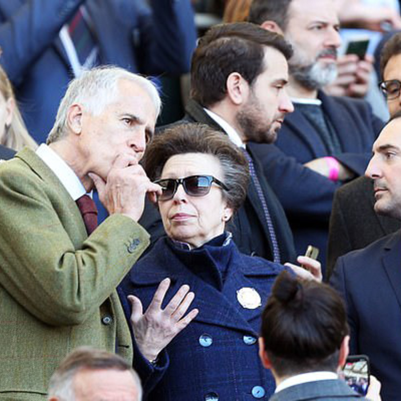 الأميرة آن تشجع منتخب إسكتلندا 