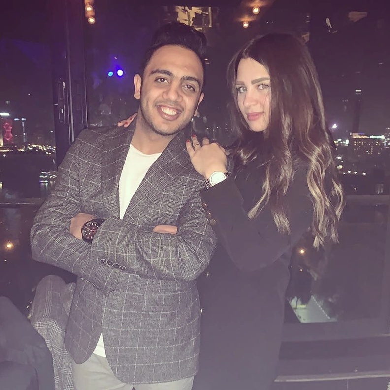 اوس اوس وزوجته 