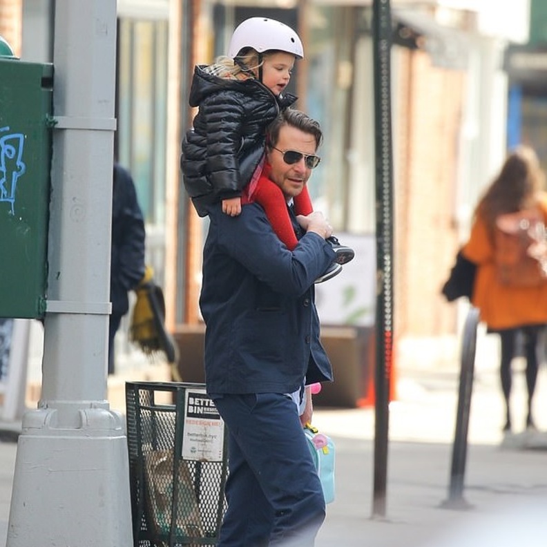 برادلي كوبر و ابنته