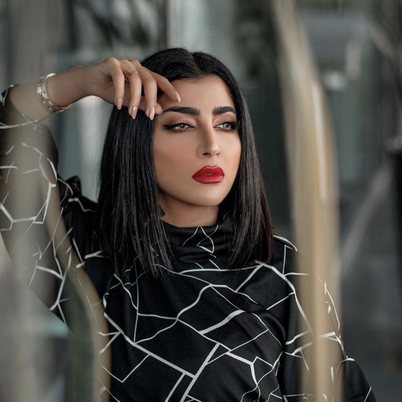 النجمة الخليجية بثينة الرئيسي