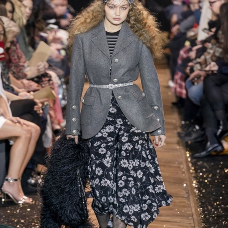 البلايزر الرسمية الرائجة هذا الشتاء وابرز النصائح لتنسيقها من Alexander McQueen