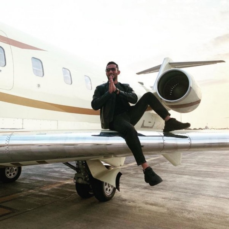 تطورات جديدة في ازمة محمد رمضان مع الطيار