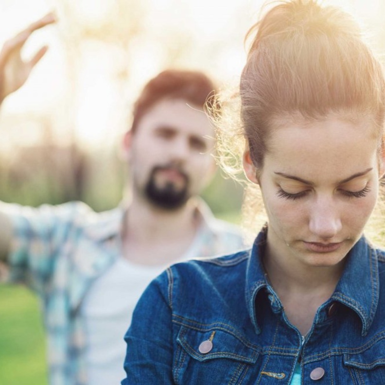 السخرية و عدم الاحترام تصرفات تنفر الخطيبة من خطيبها