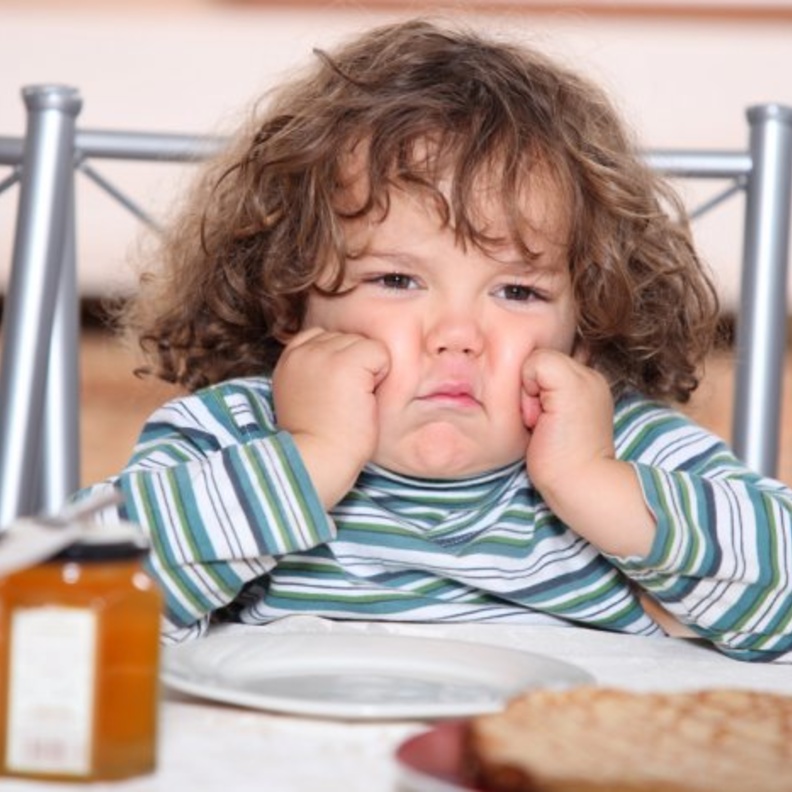 اسباب السمنة عند الاطفال وطرق علاجها وكيفية تجنبها