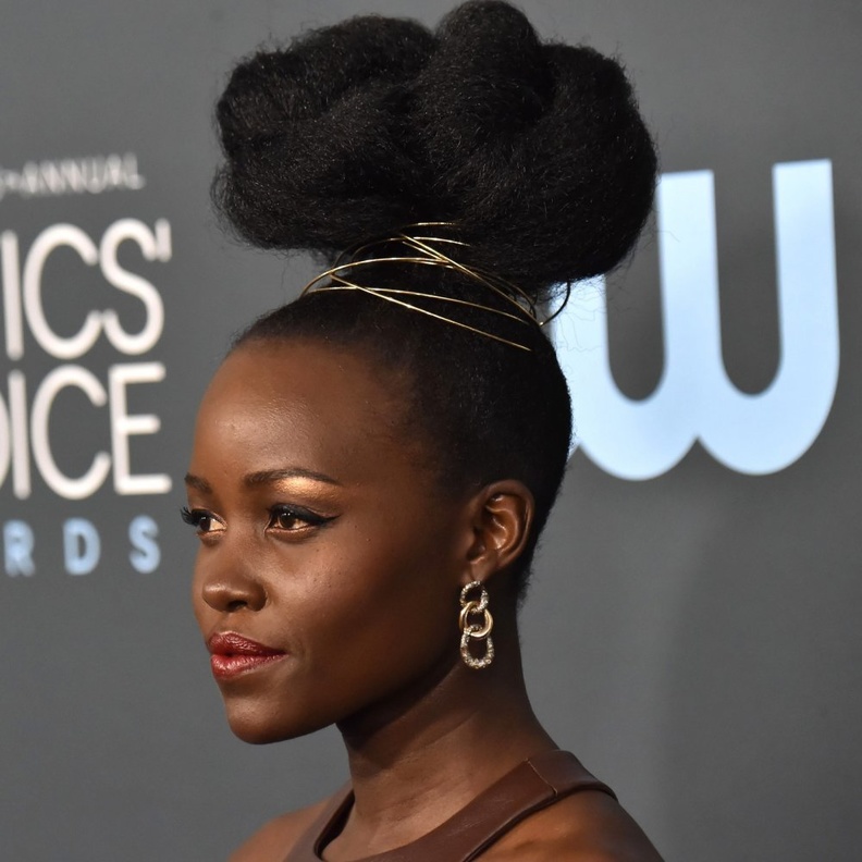 أبرز إطلالات لوبيتا نيونغو الجمالية في عيد ميلادها