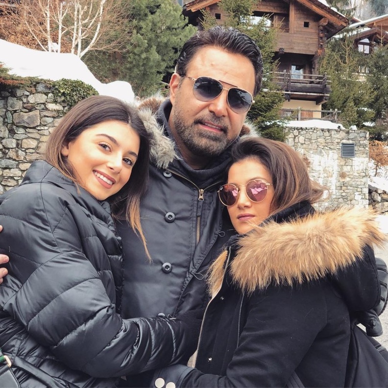 عاصي الحلاني  وبناته