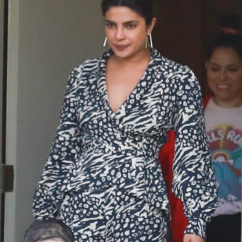 أناقة بريانكا تشوبرا في  jumpsuit