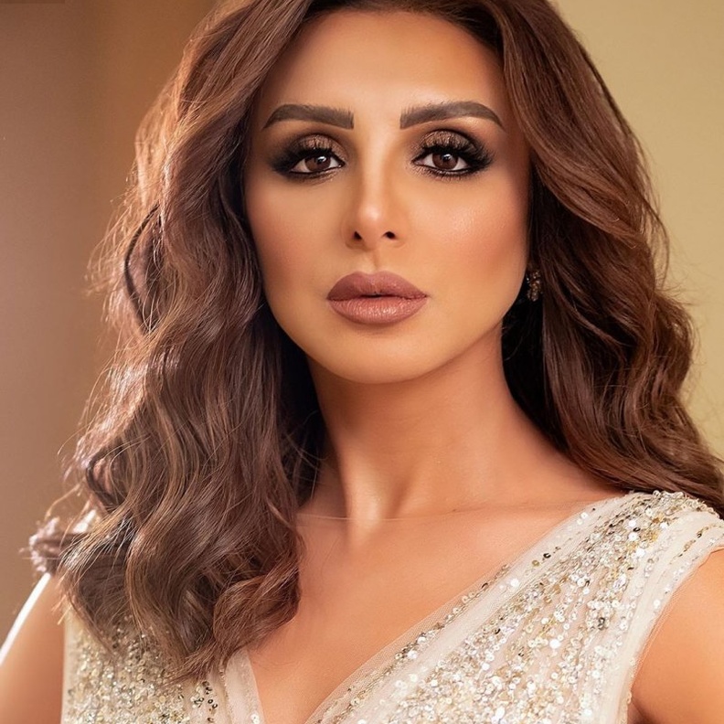 أنغام اختارت درجات البني بالأبعاد الثلاثية