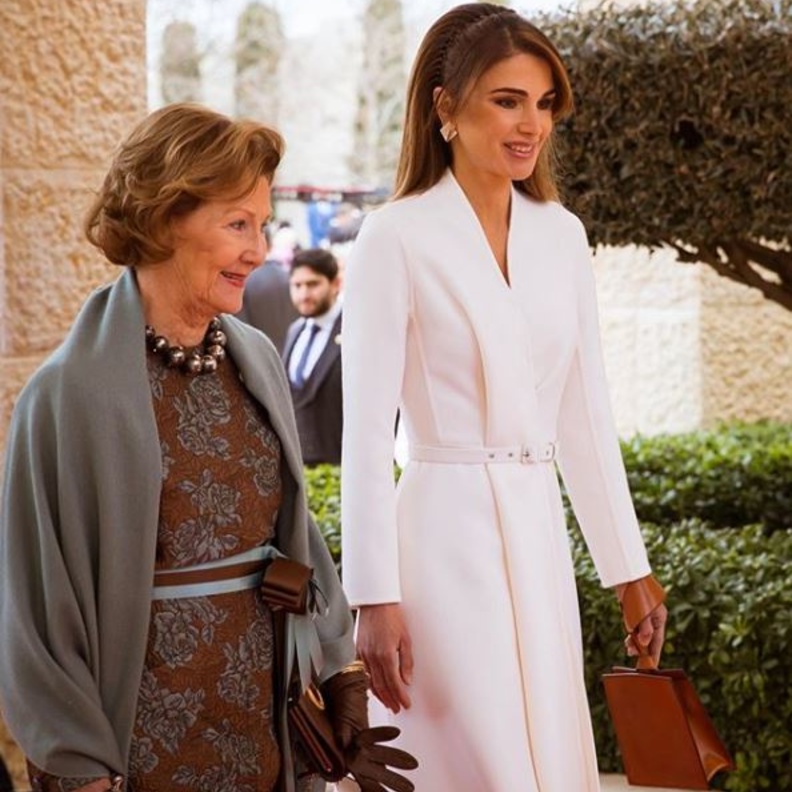  إطلالة تجمع بين الأناقة واللمسة الشرقية المميزة