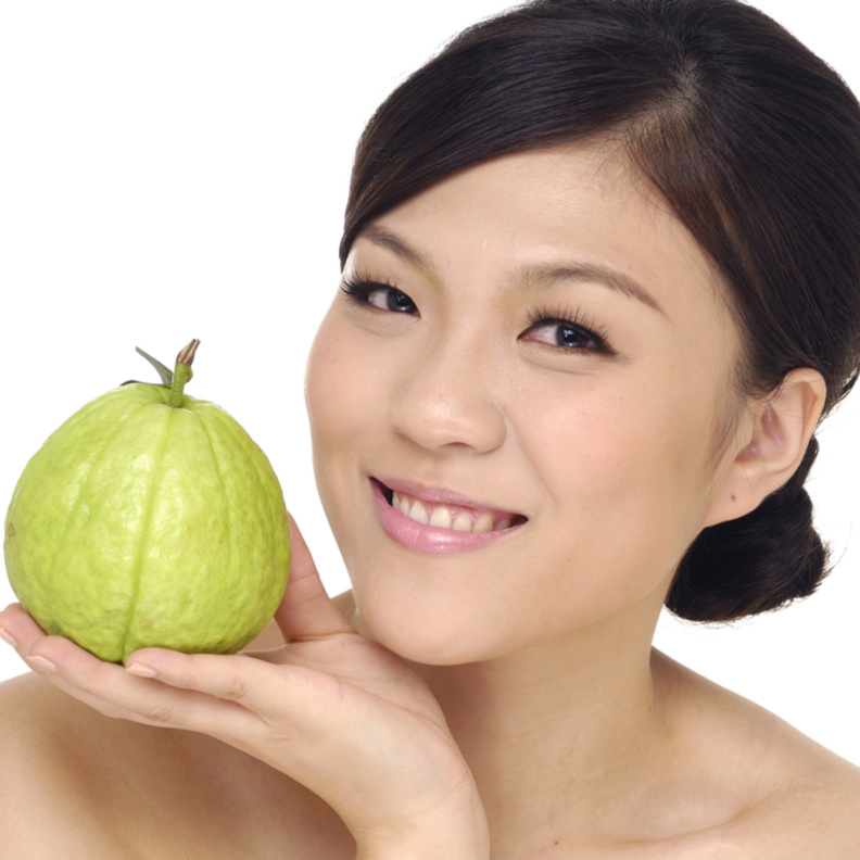 ماسك الجوافة يعمل على تقشير البشرة