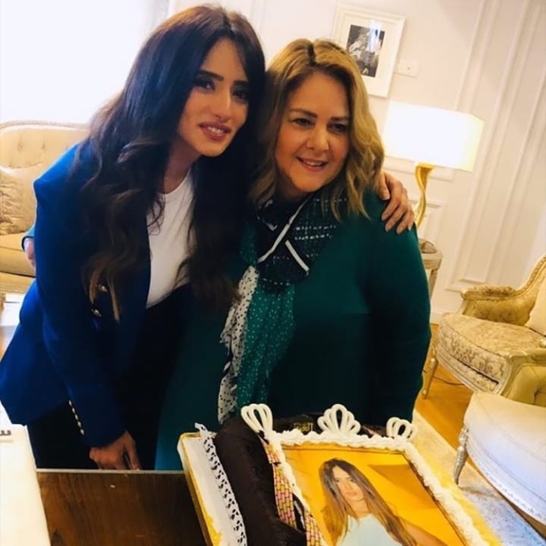 زينة ودلال عبد العزيز