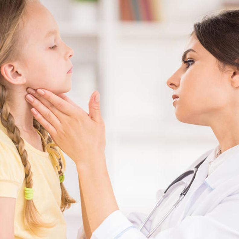 اعراض النكاف عند الاطفال 