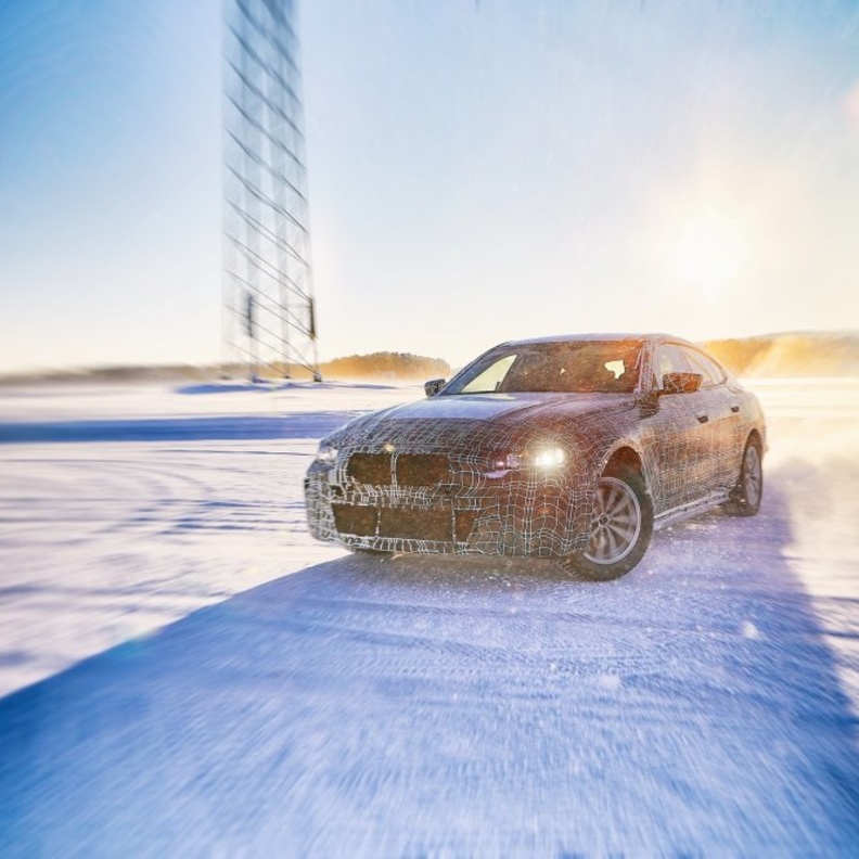 شاهدوا شعار بي إم دبليو الجديد لسيارتها الكهربائية